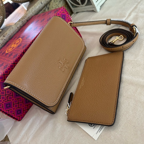 New Tory Burch the flat wallet crossbody include zip cardholder - Picture 2 of 7